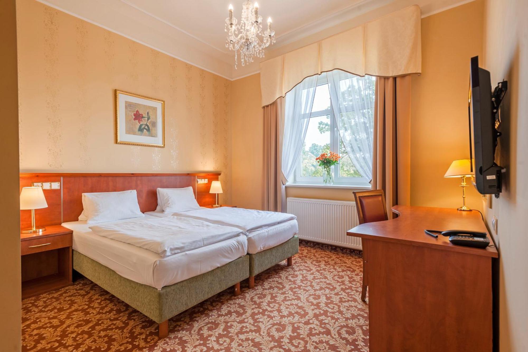 Spa Resort Pawlik-Aquaforum Františkovy Lázně Extérieur photo