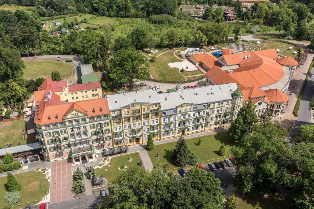 Spa Resort Pawlik-Aquaforum Františkovy Lázně Extérieur photo